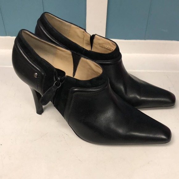 Cole Haan women’s size 8 B leather booties heels - Picture 3 of 6